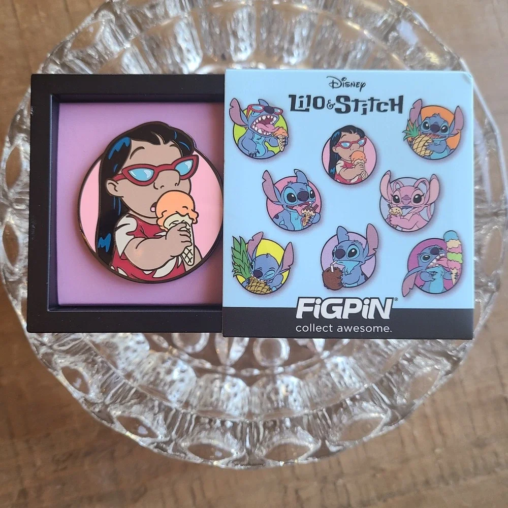 FiGPiN Mystery Mini - Lilo & Stitch Series 1 - Lilo Sunglasses Ice Cream Pin